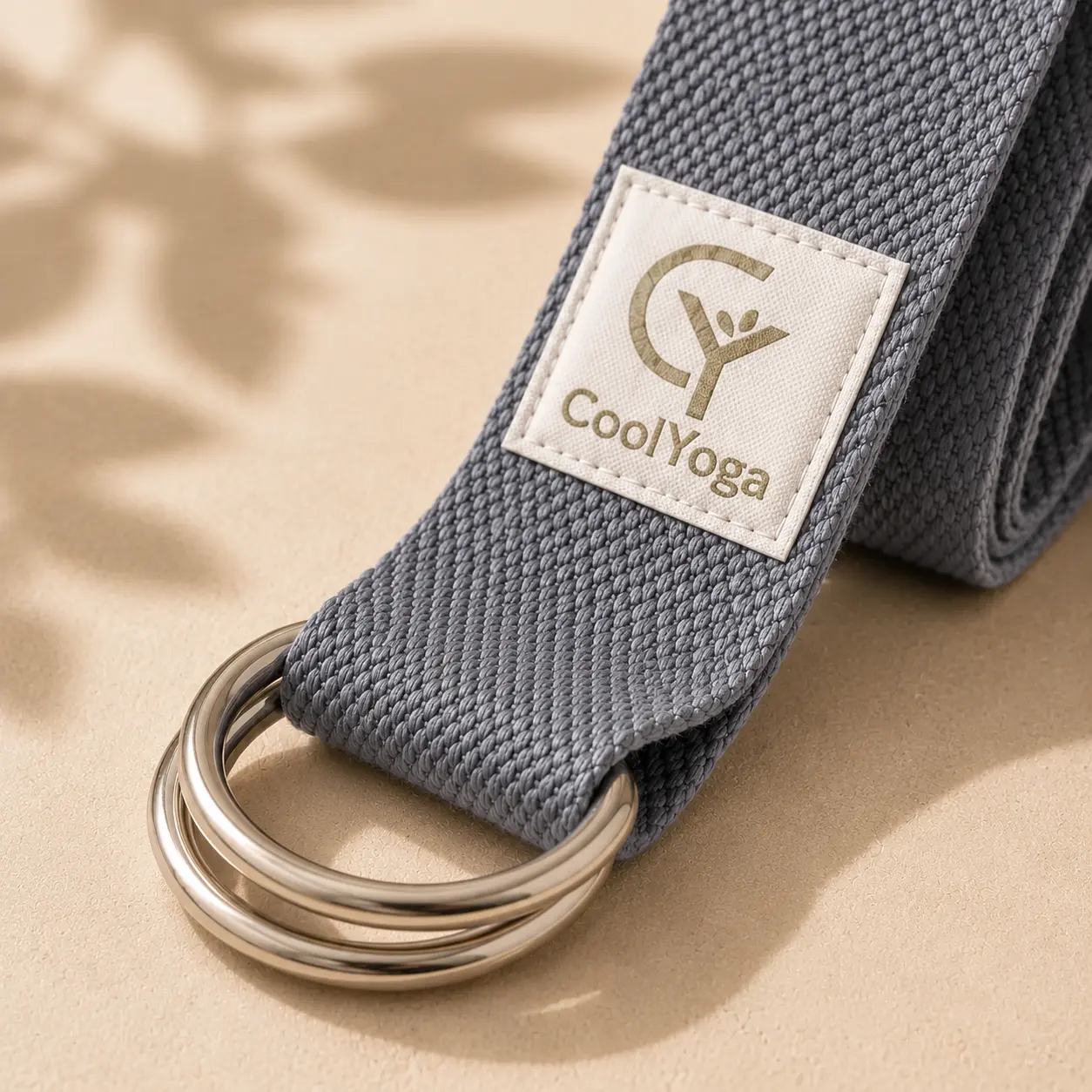 Metalowe klamry D, splot i logo paska do jogi CoolYoga Slate Grey